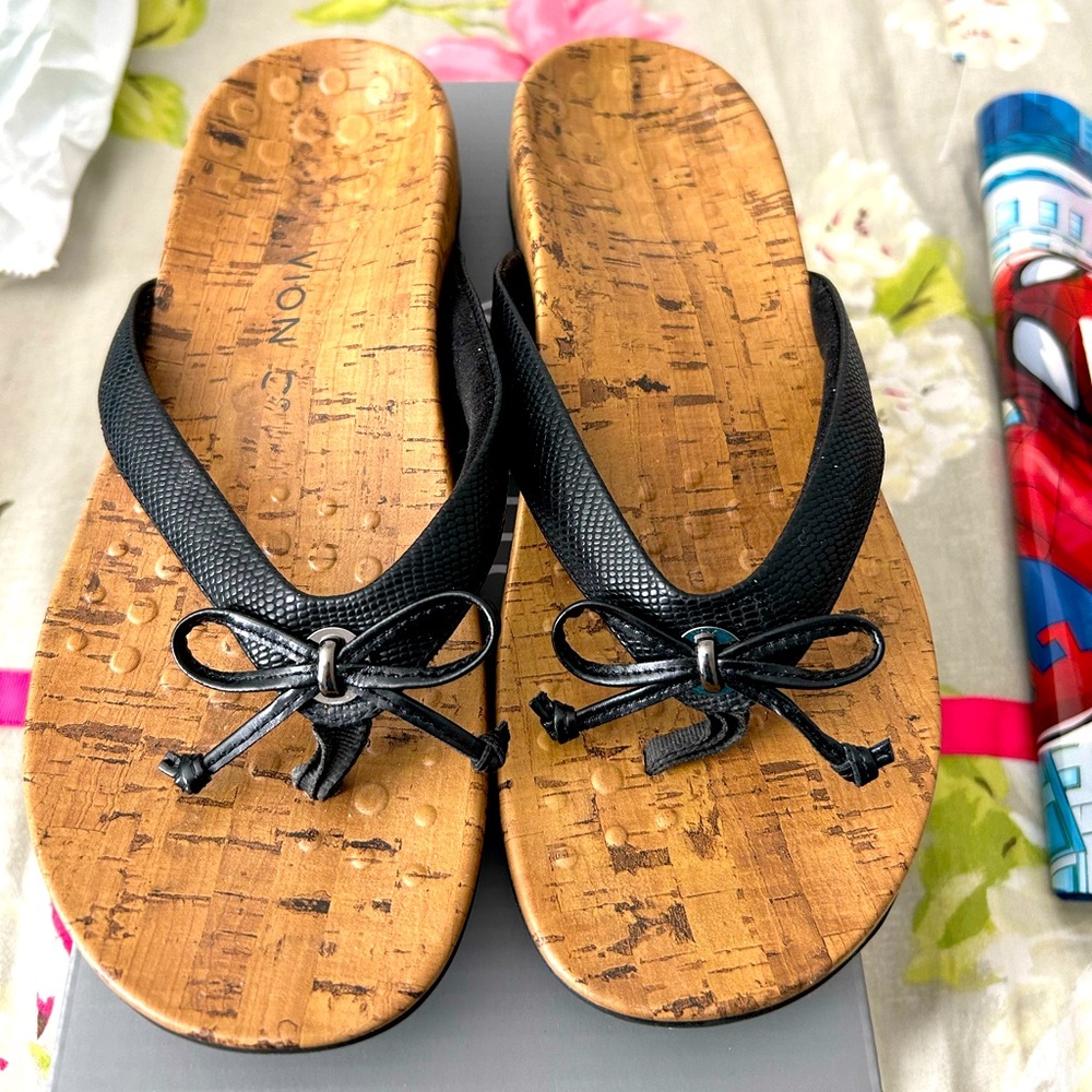 Vionic Rest Cassie Rock Black Flip Flops, Size 8, lightly used